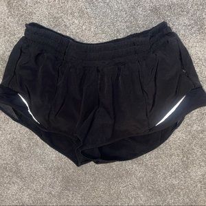 Lululemon hotty hot shorts 2.5